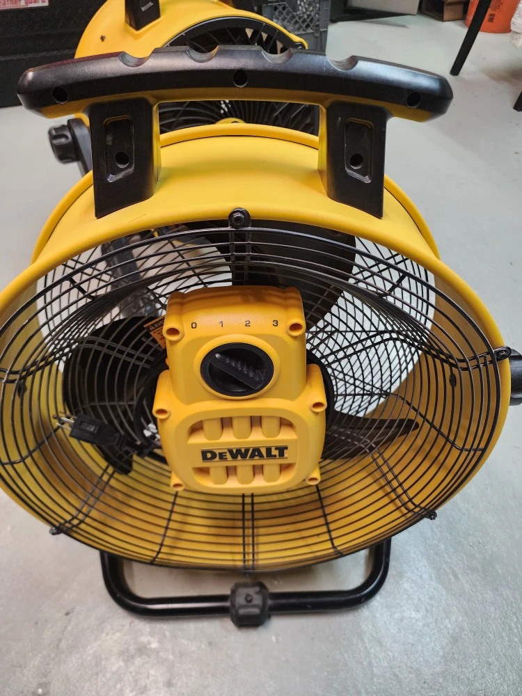 DeWalt 18" Drum Fan - photo 3