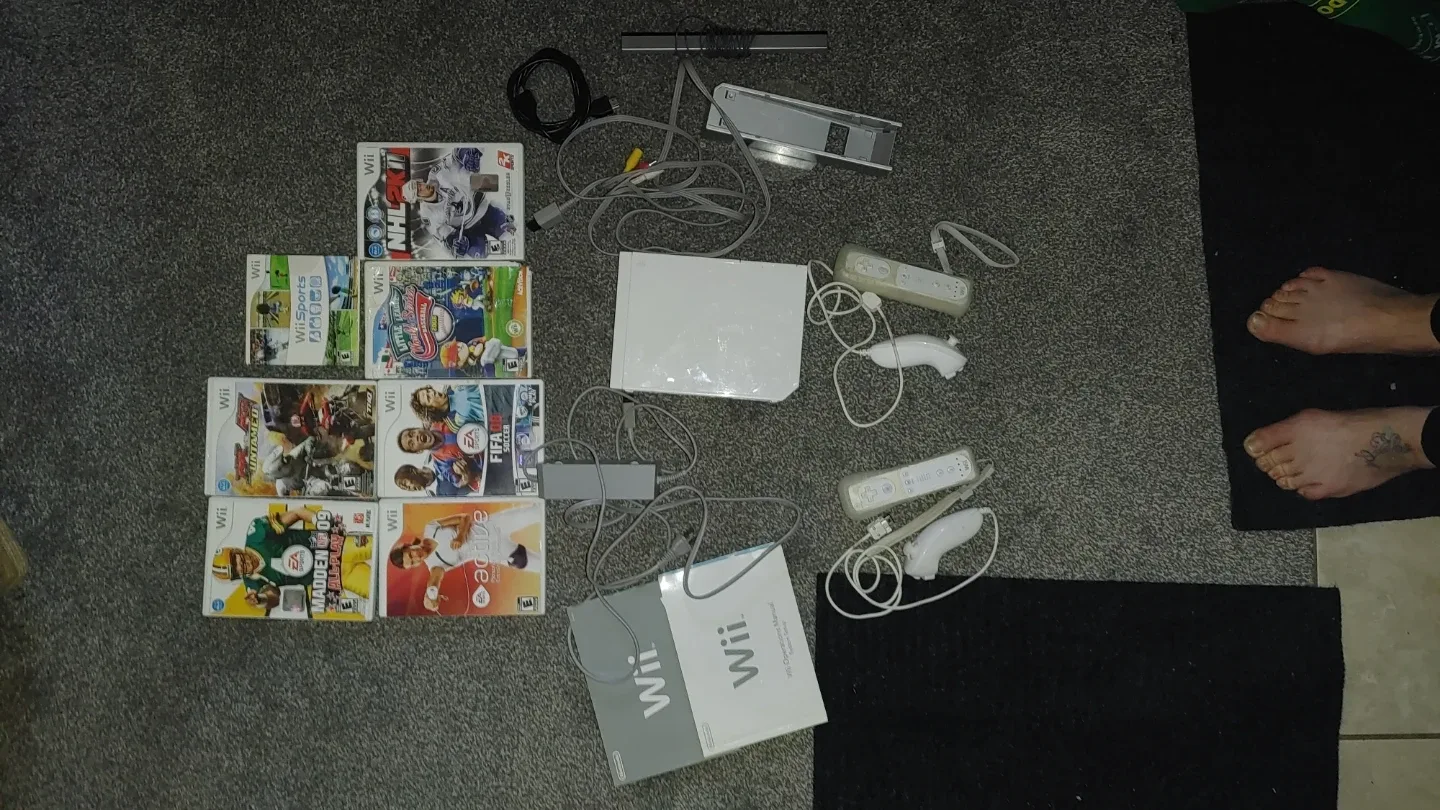 Nintendo Wii Console Bundle with Games