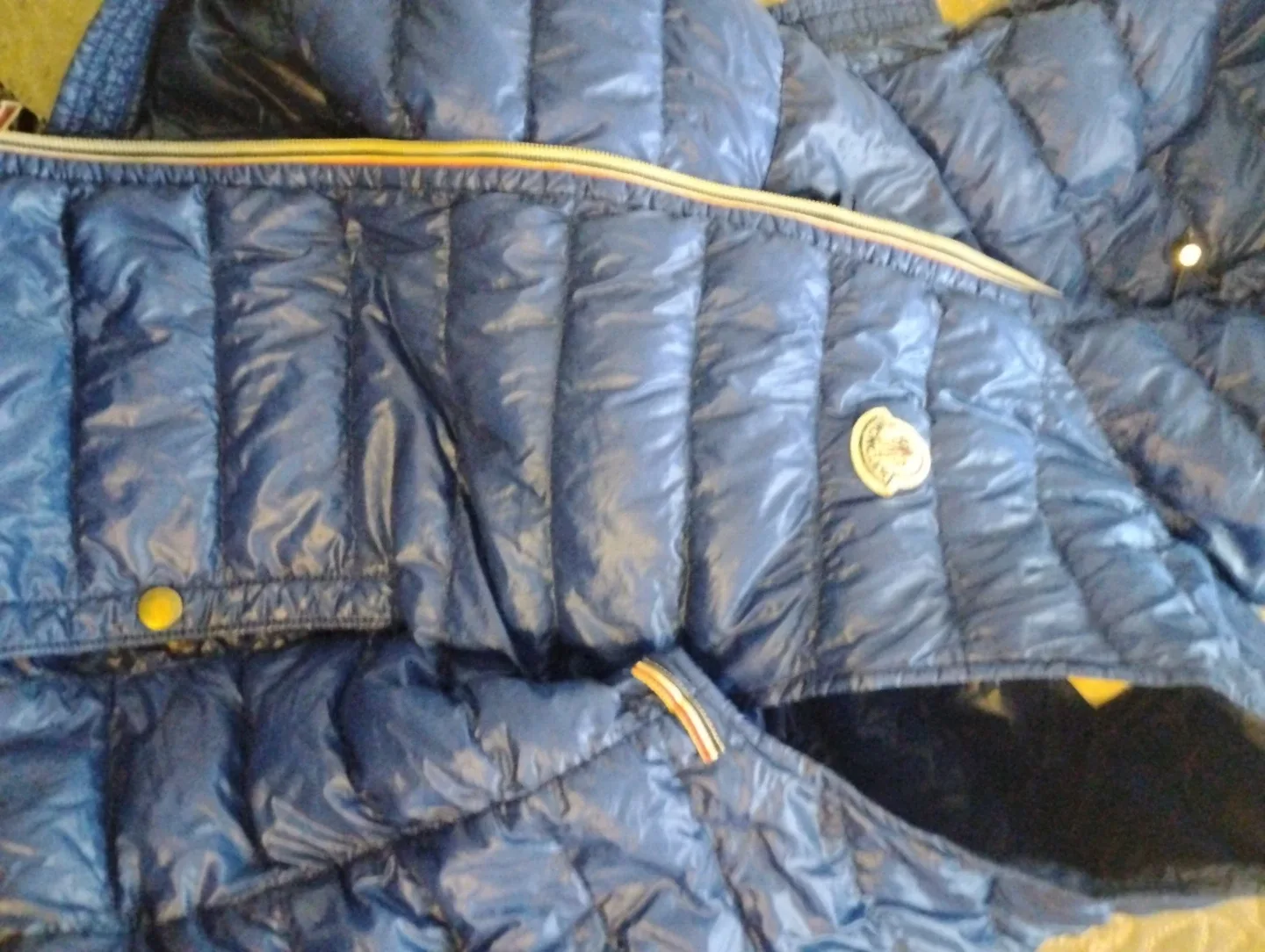Moncler vest image indicator(3)