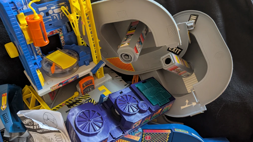 Hot Wheels Wildcat Super Starter Set - photo 3
