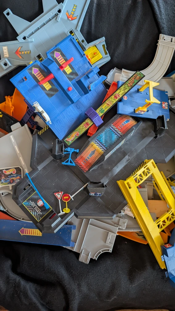 Hot Wheels Wildcat Super Starter Set - photo 5