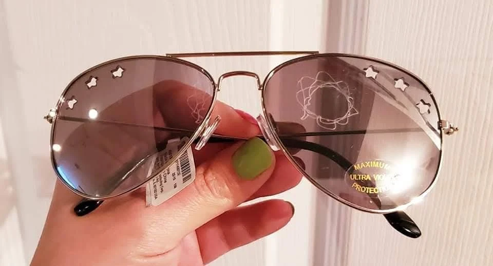 New with tags fashion sunglasses for girls. - photo 3