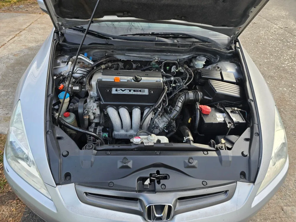 Silver Honda Accord Lx Sedan image indicator(2)