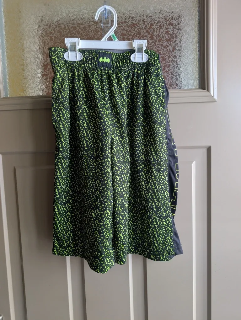 Boys sz 14 Batman short set image indicator(2)