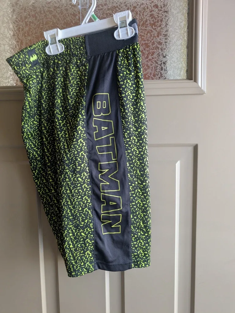 Boys sz 14 Batman short set image indicator(3)