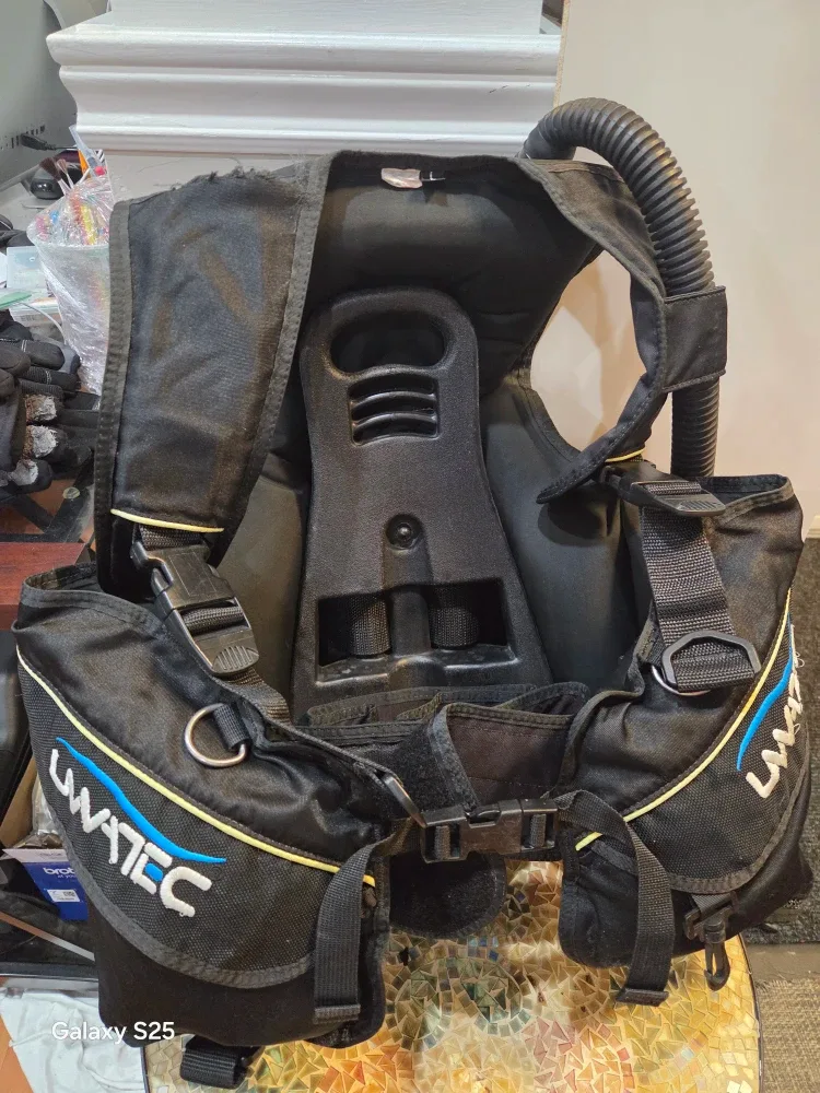 UWATEC Scuba Diving BCD - Black