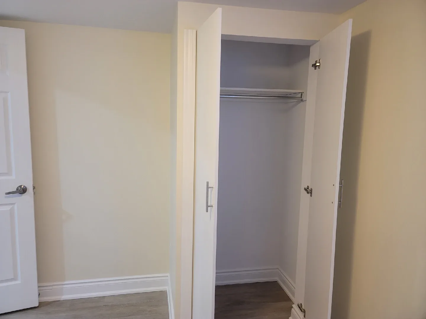 One Bedroom Legal Basement for rent image indicator(5)