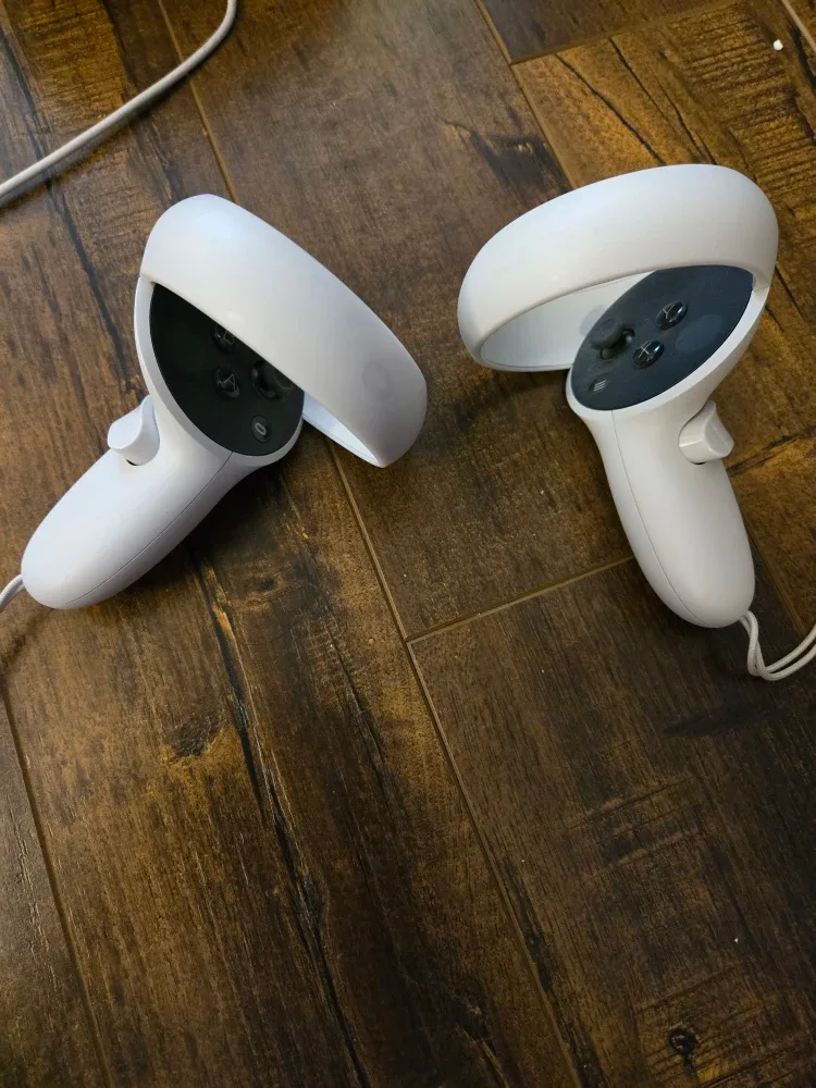 Meta Quest 2 VR Headset image indicator(2)