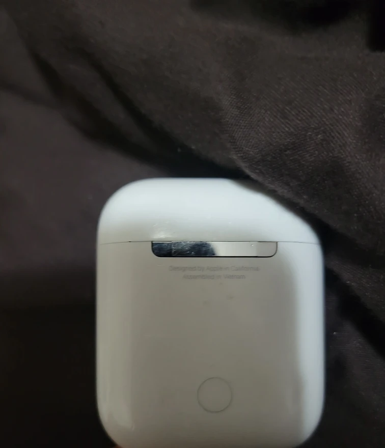 Apple AirPods Charging Case - photo 2