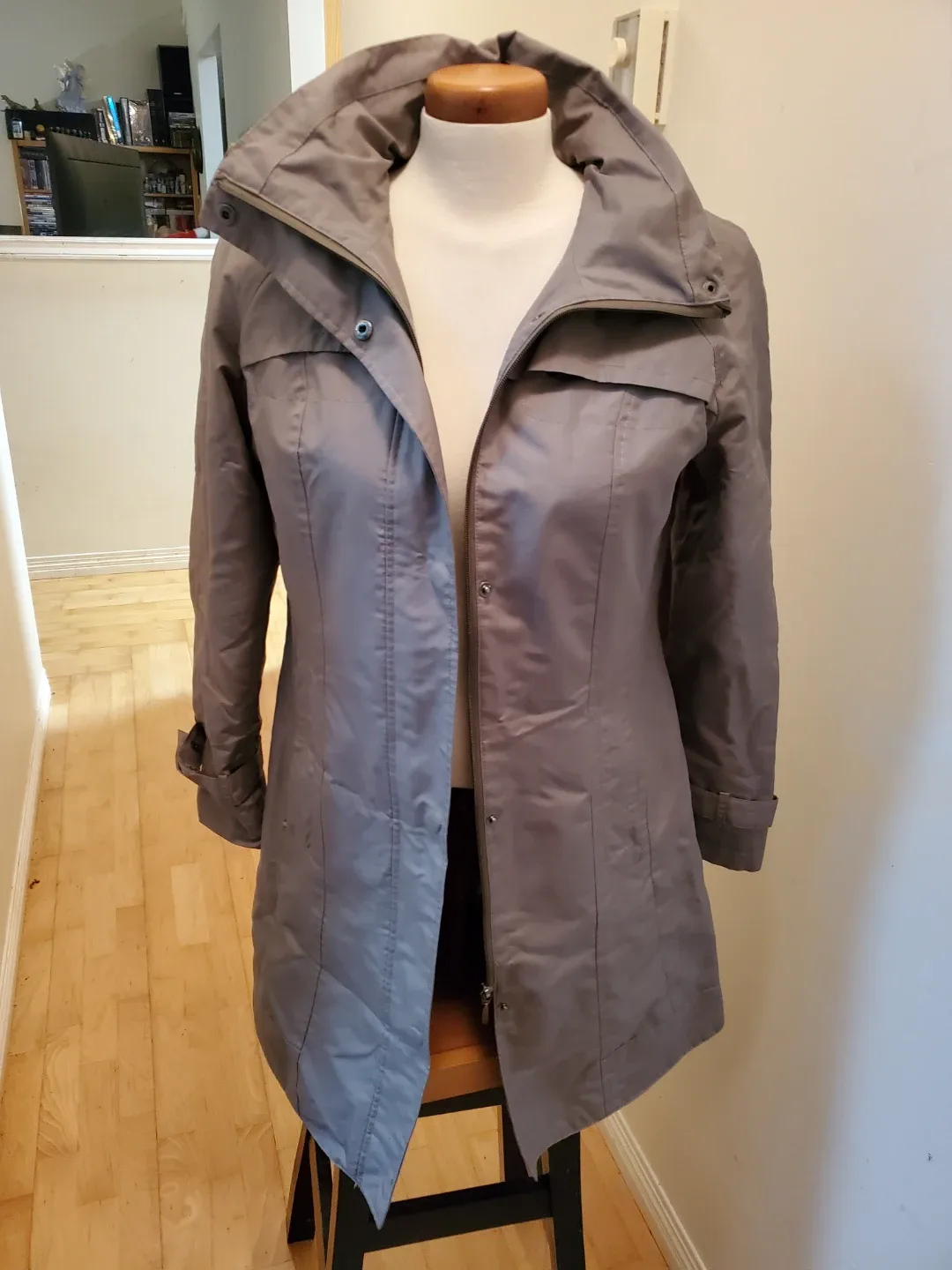 Fen-Nelli Size 4 Grey Rain Coat