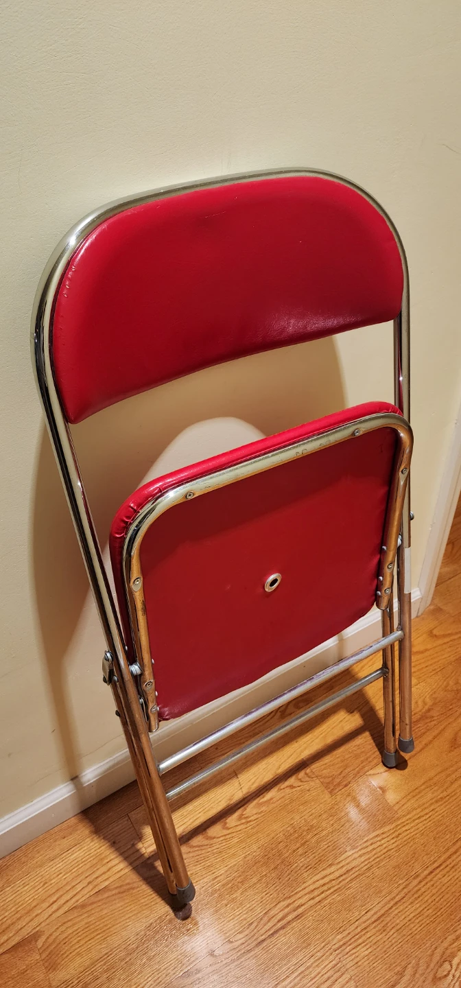 Red Folding Chair - photo 4