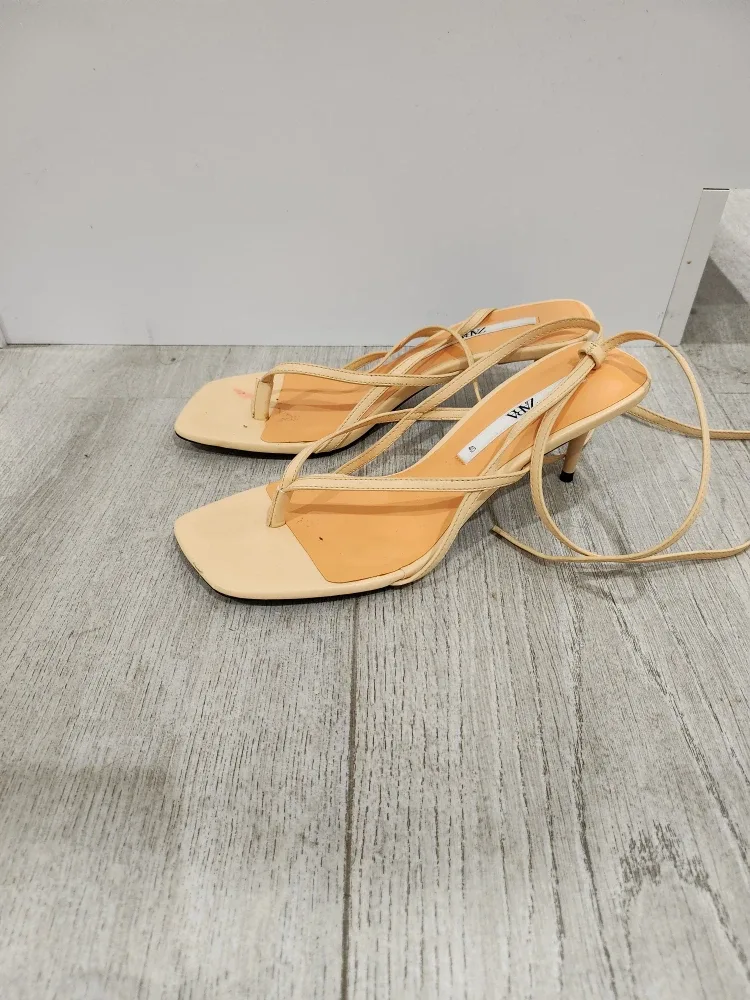 Zara Beige Heeled Sandals image indicator(2)
