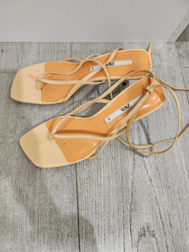 Zara Beige Heeled Sandals image indicator(3)