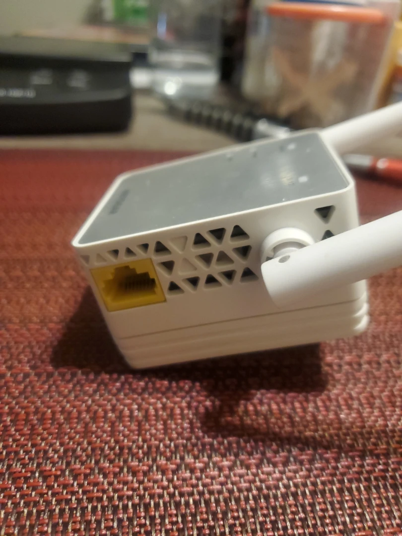 NETGEAR AC1200 WiFi Range Extender - photo 3