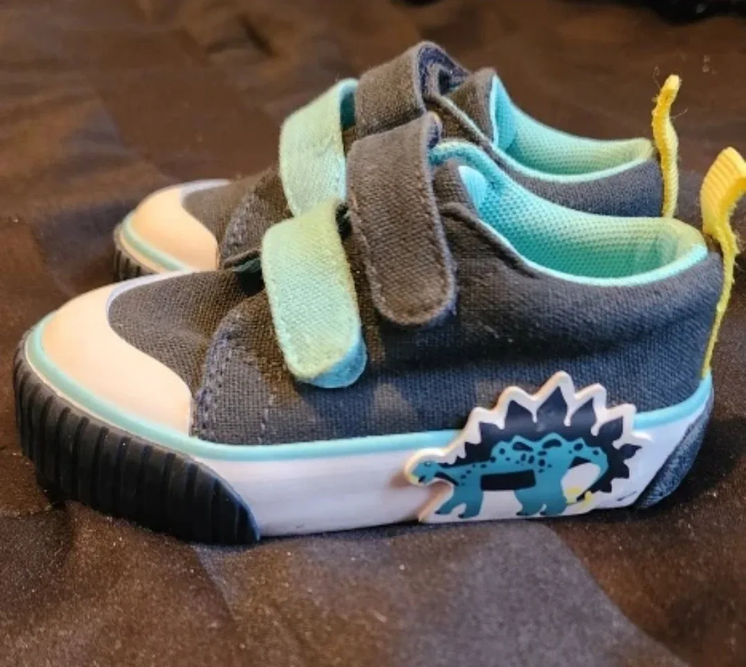 Dino -Source Sneakers - Size 4 Baby image indicator(2)