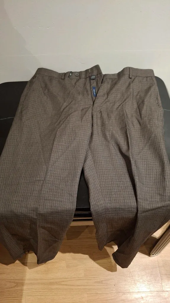 Haggar Brown Plaid Pants