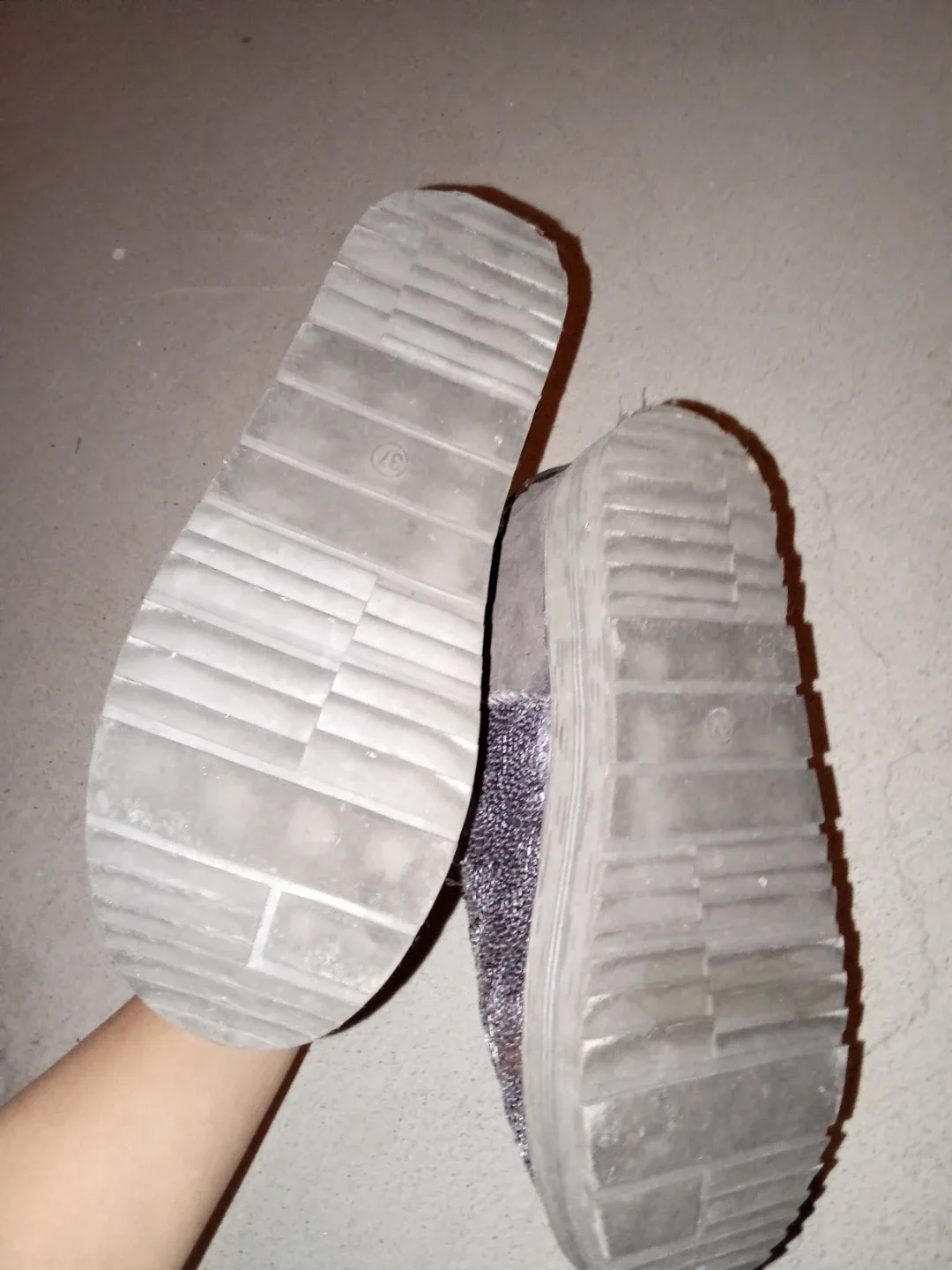 Sparkly Grey Winter Boots - Size 37 image indicator(2)