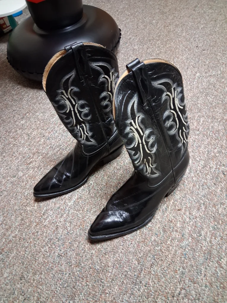 Black Cowboy Boots
