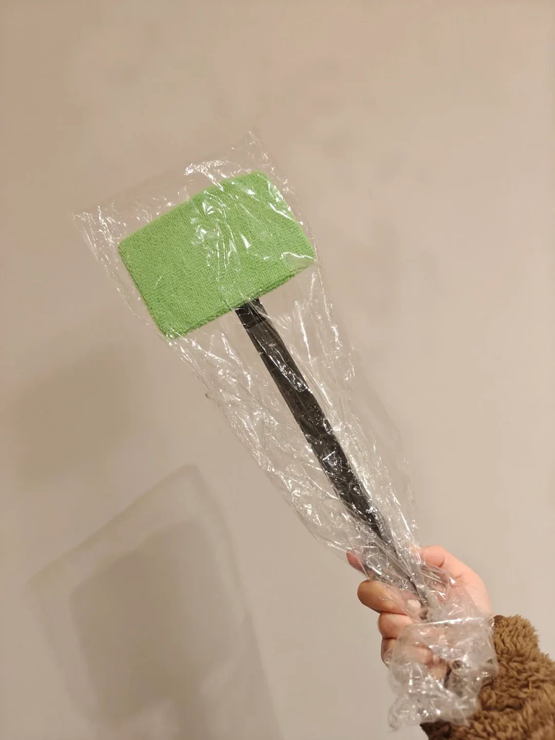 Windshield Cleaner with Long Handle image indicator(2)