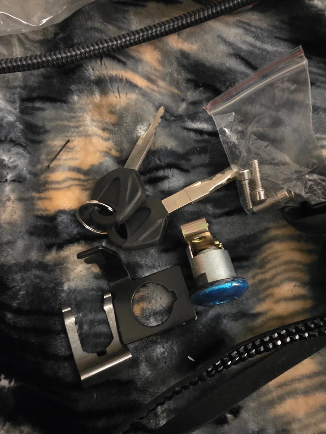 New Ignition switch, Gas Cap, Lock Key For Kawasaki image indicator(2)