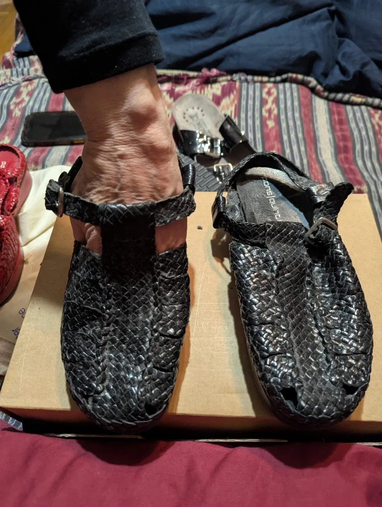 Women's Italian Sandals image indicator(2)