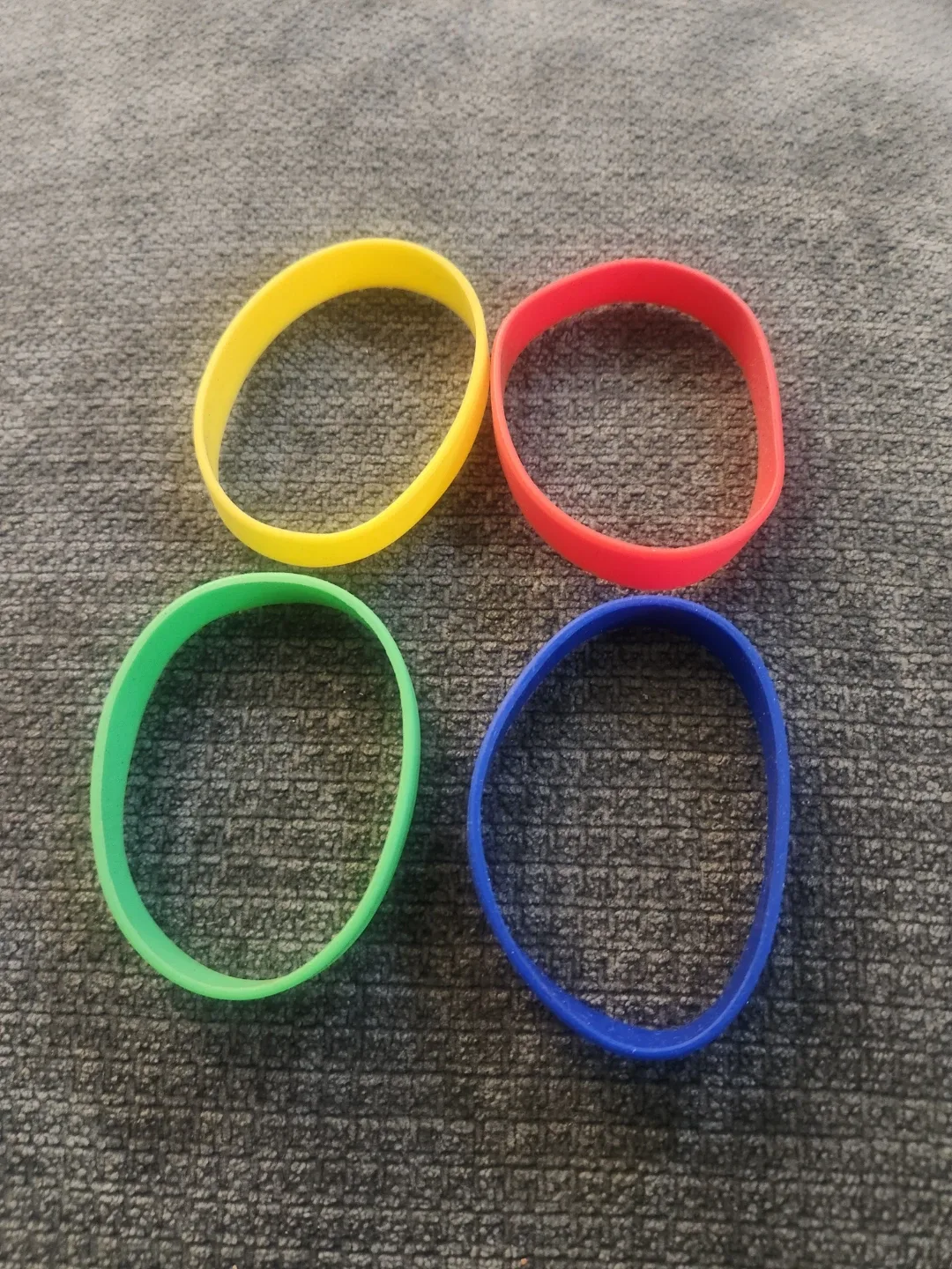 Colorful Silicone Armbands - Yellow, Red, Green, Blue image indicator(3)