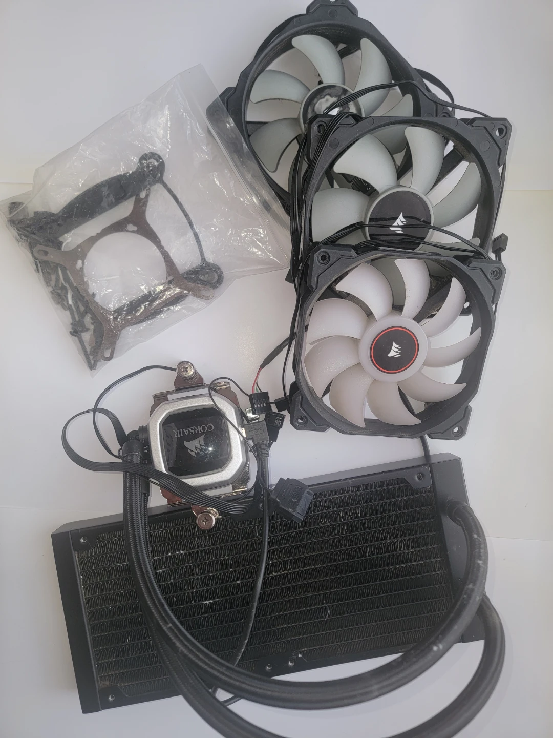 AIO Liquid CPU Cooler with Fans