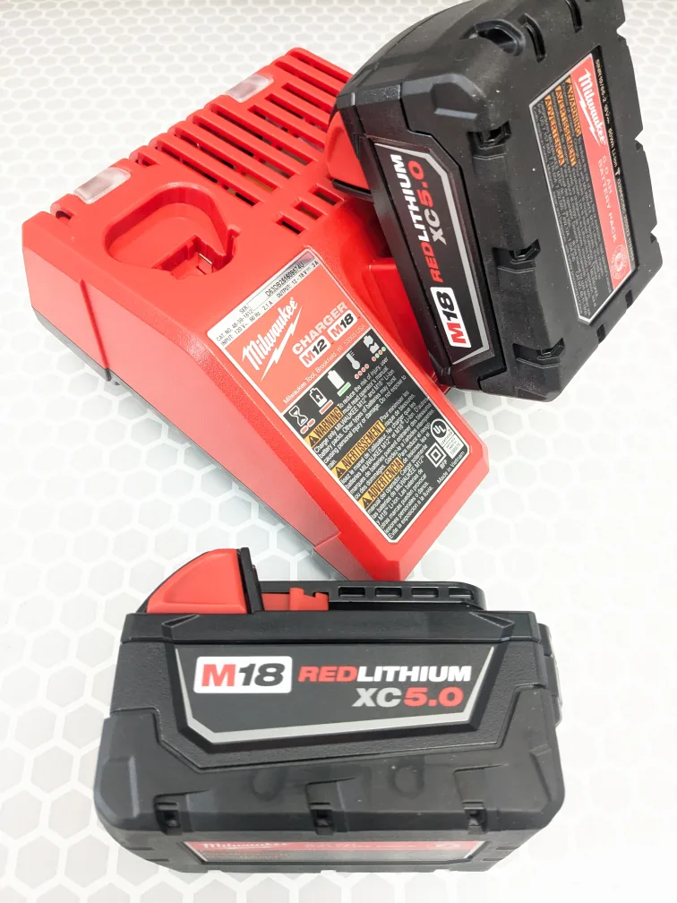 M18 Milwaukee XC 5.0 Lithium Power Starter Kit image indicator(4)