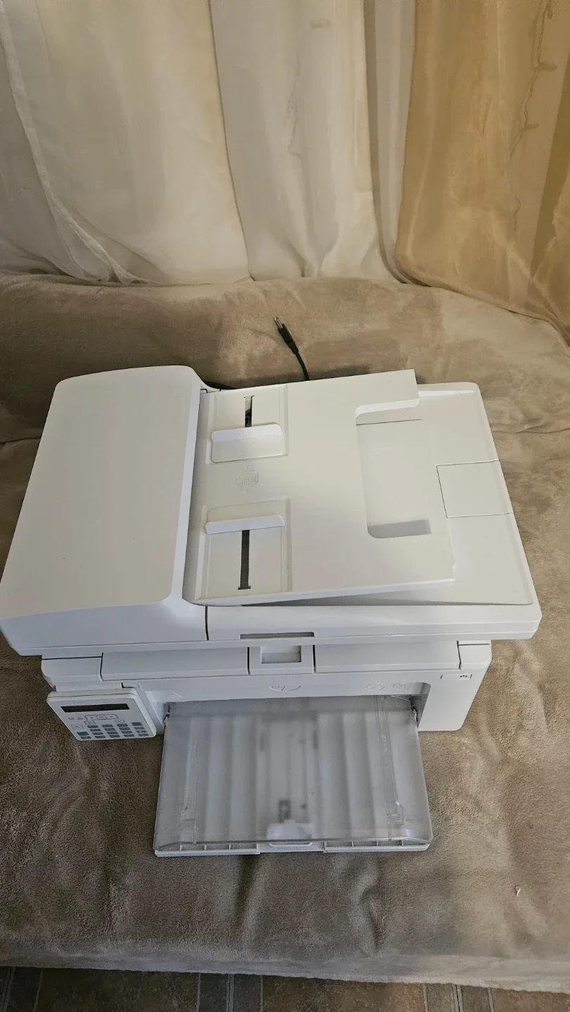 HP LaserJet Pro MFP  M130fn Printer, Fax and Photocopier. image indicator(2)