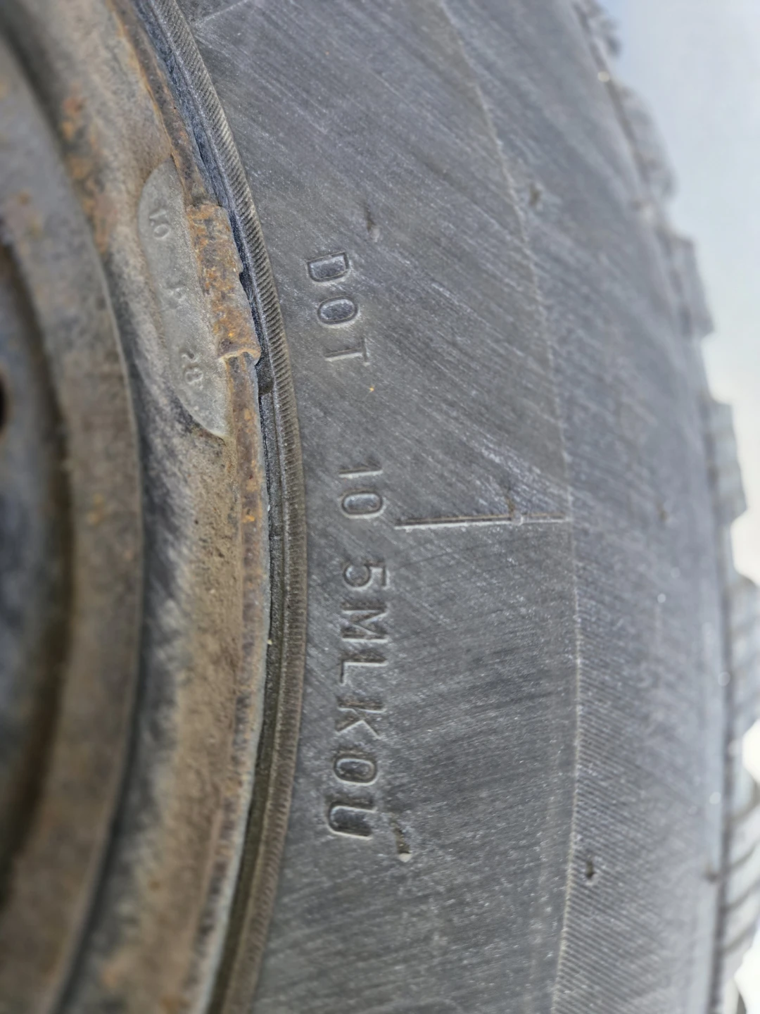 Uniroyal Ice & Snow 215/60R16 95T Winter Tires - photo 3