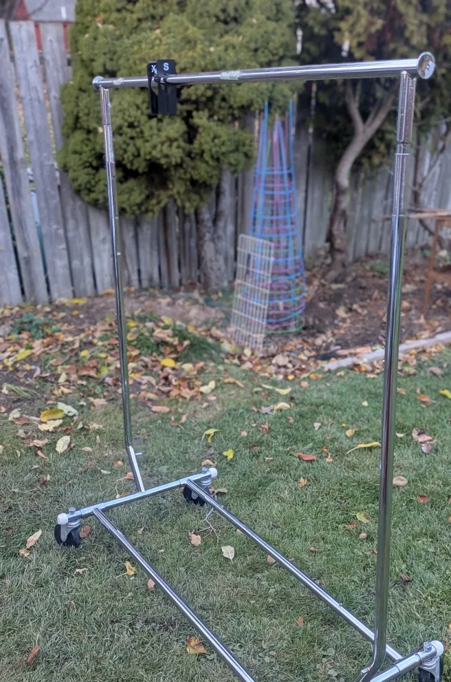 Rolling Garment Rack image indicator(2)