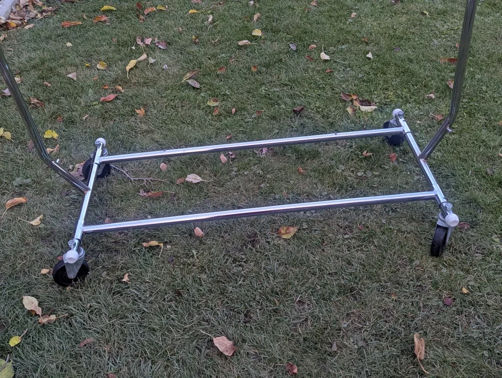 Rolling Garment Rack image indicator(4)