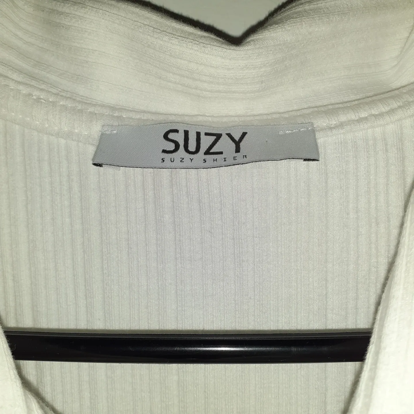 SUZY White Sleeveless Polo Shirt image indicator(3)