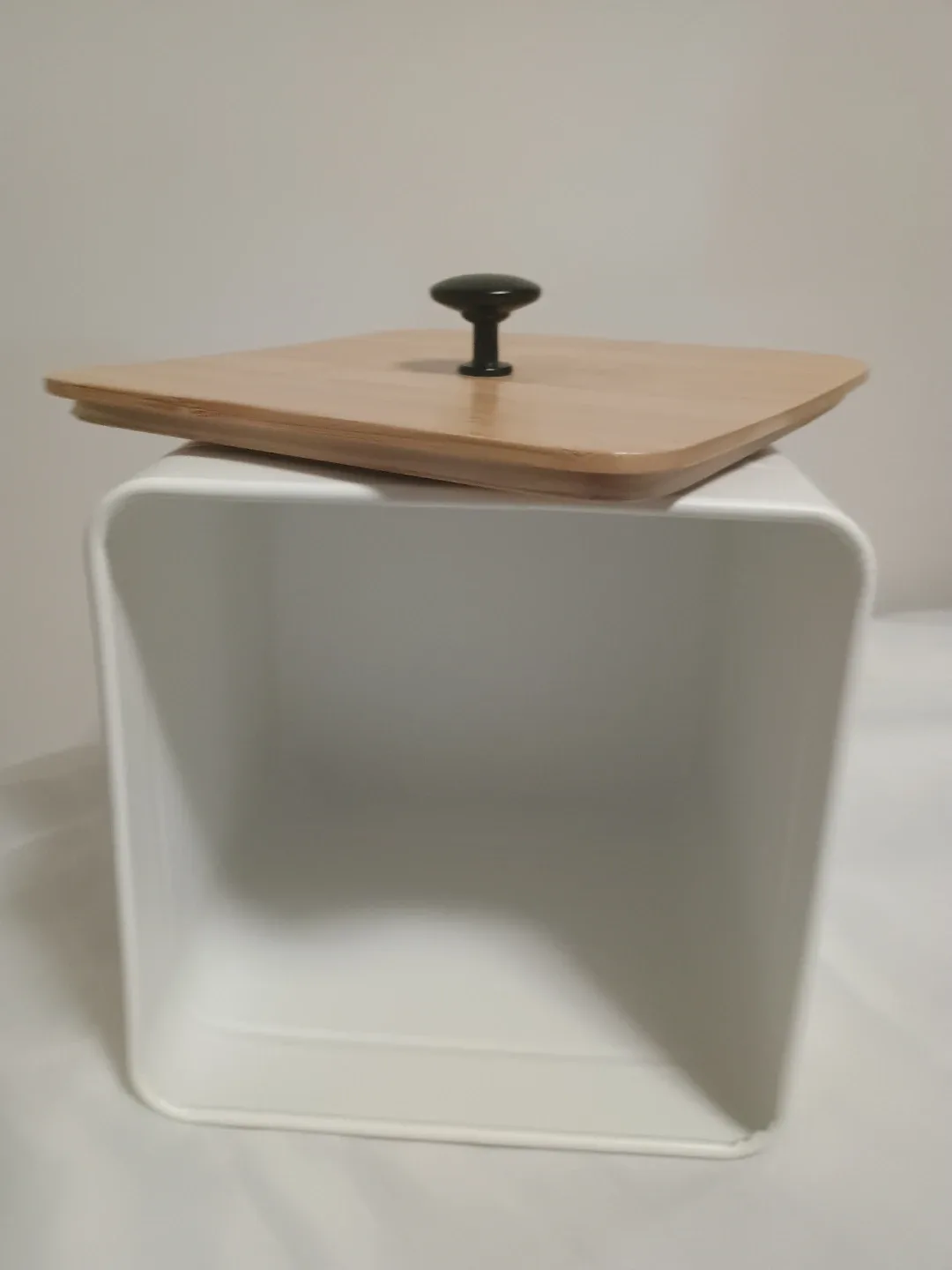 White Dog Treats Canister with Wood Lid image indicator(3)