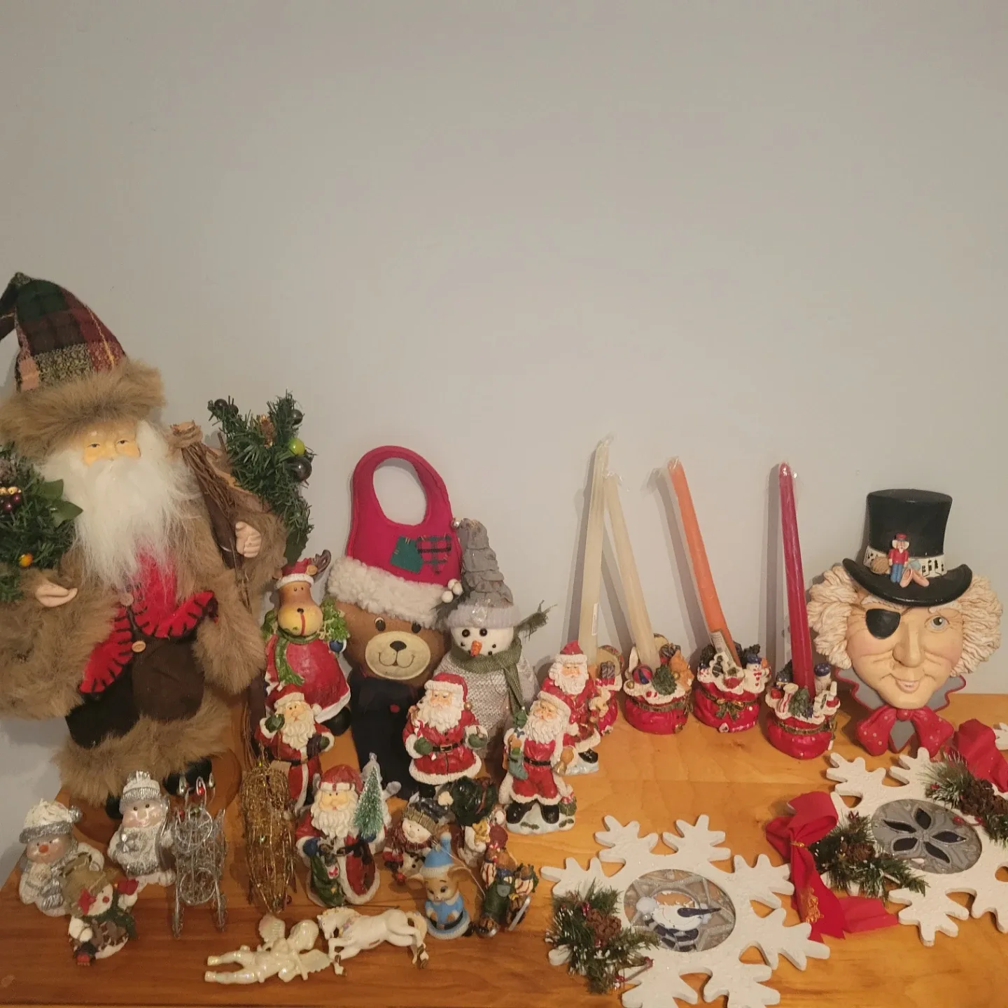 Christmas Decorations - Santa, Snowmen, & More! image indicator(2)