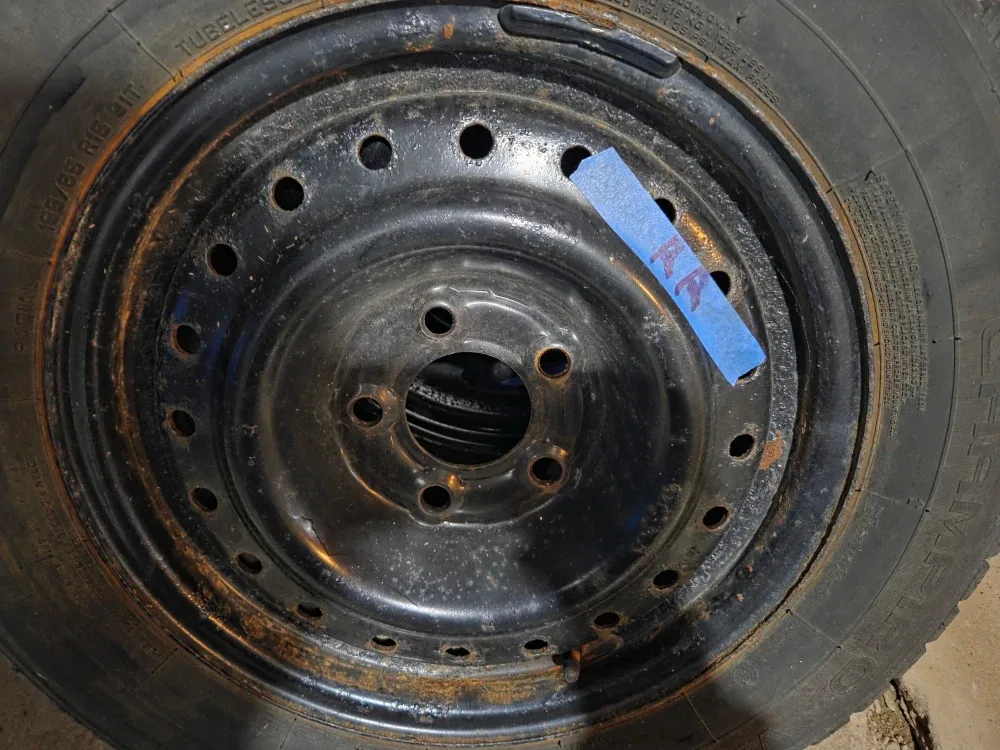 Set of 4 Winter Tires 195/65 R15 image indicator(3)