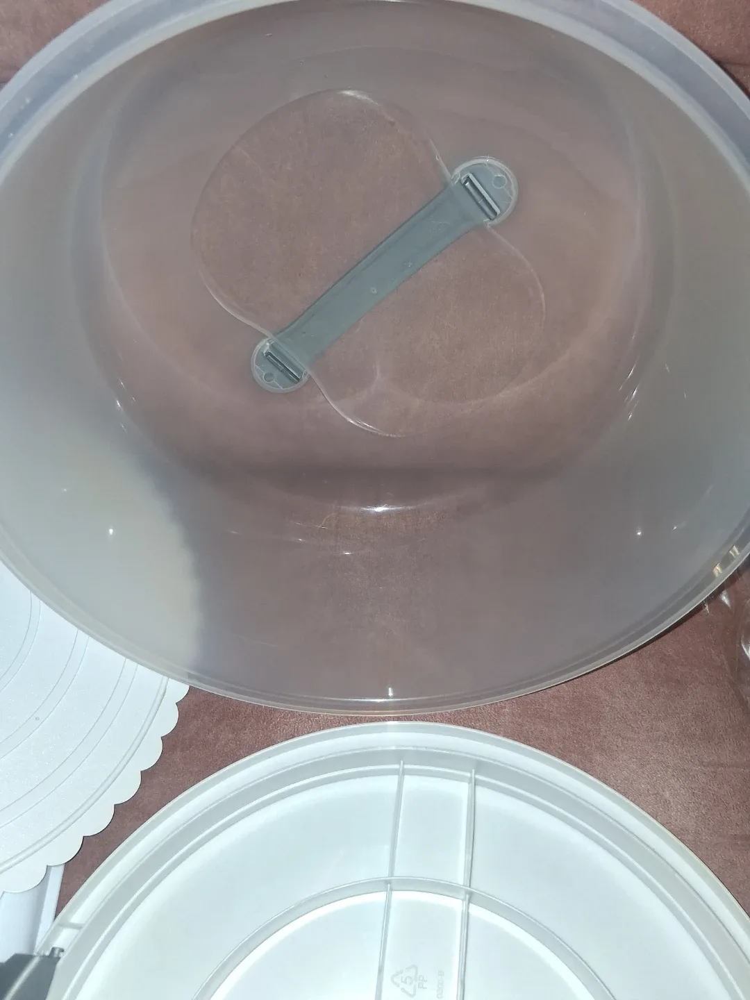 Cake Carrier w/ Lid, 12" Wilton Cake Plate & Flower Formers🥕 image indicator(4)