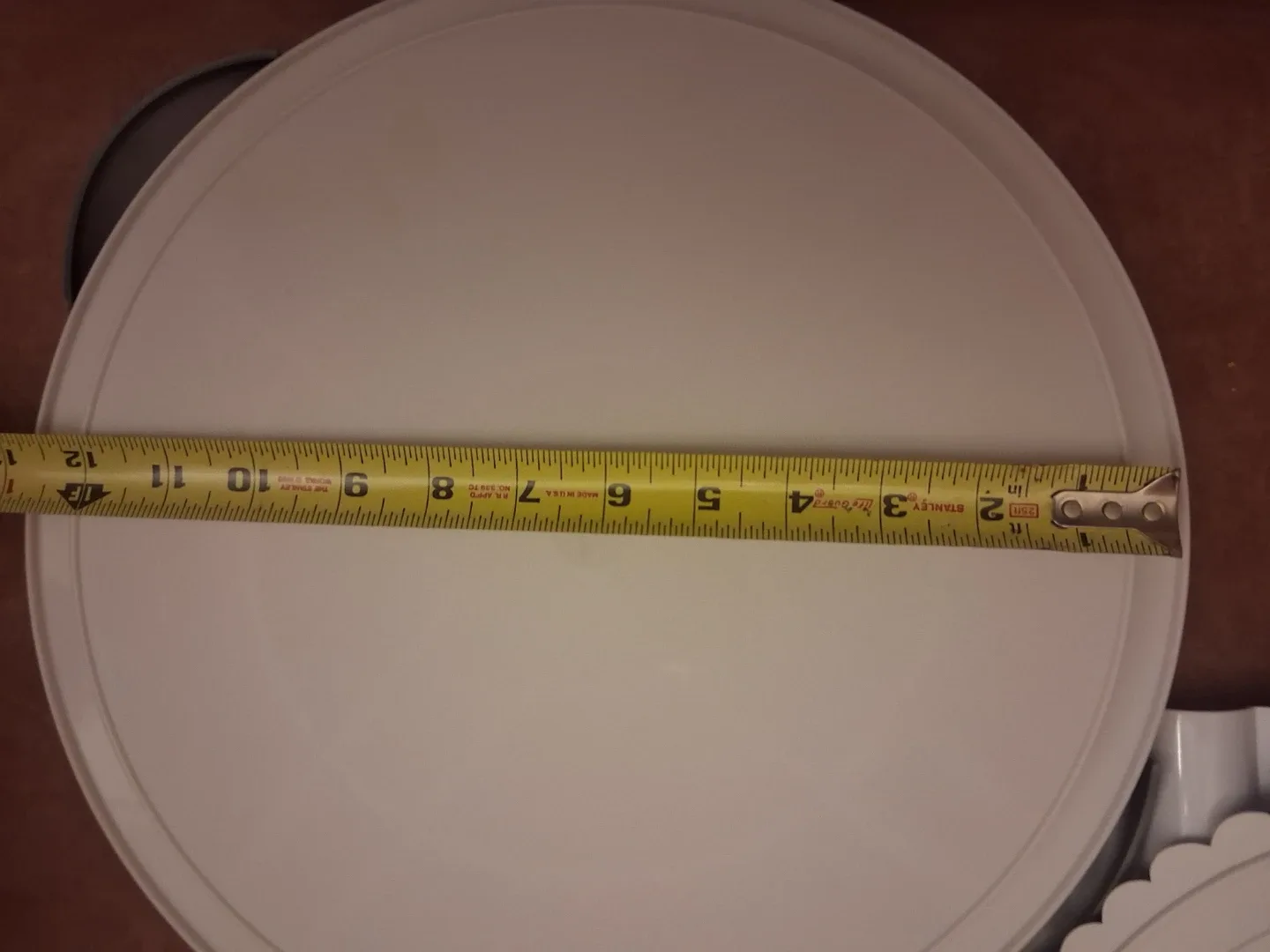 Cake Carrier w/ Lid, 12" Wilton Cake Plate & Flower Formers🥕 image indicator(6)