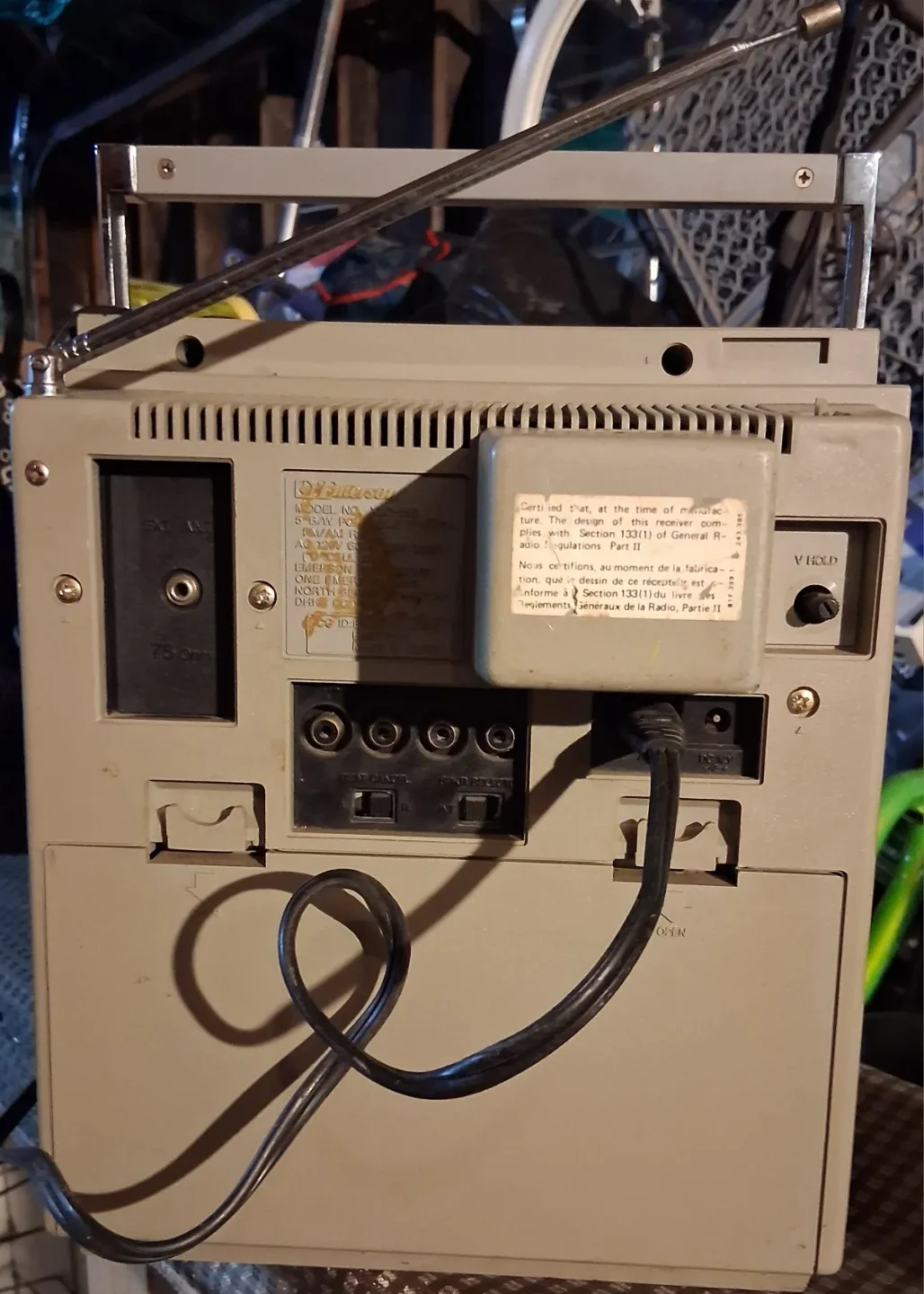 Vintage Emerson TV Radio Cassette Player Combo image indicator(2)