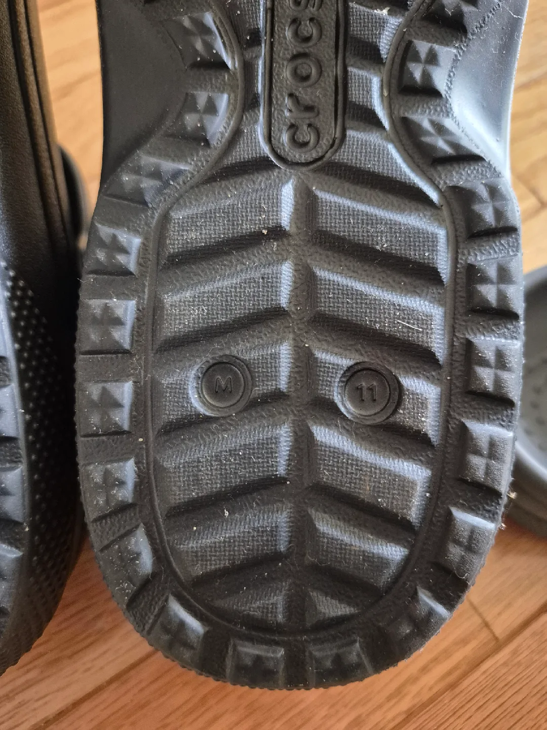 Crocs: 2 pairs Men's Size 11 + a free pair ($40 for the lot) image indicator(5)