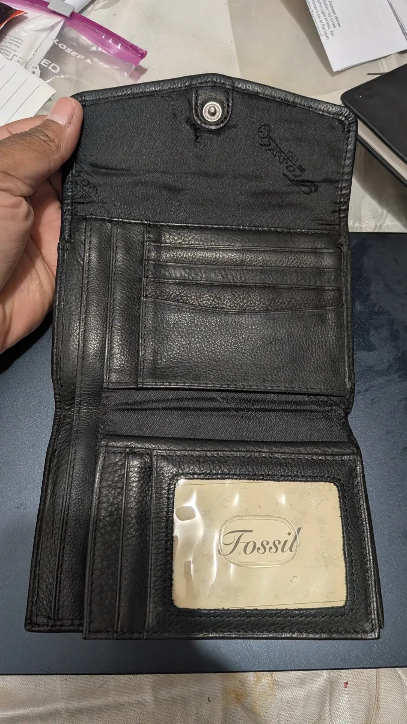 Fossil Black Leather Wallet 🥕 image indicator(3)