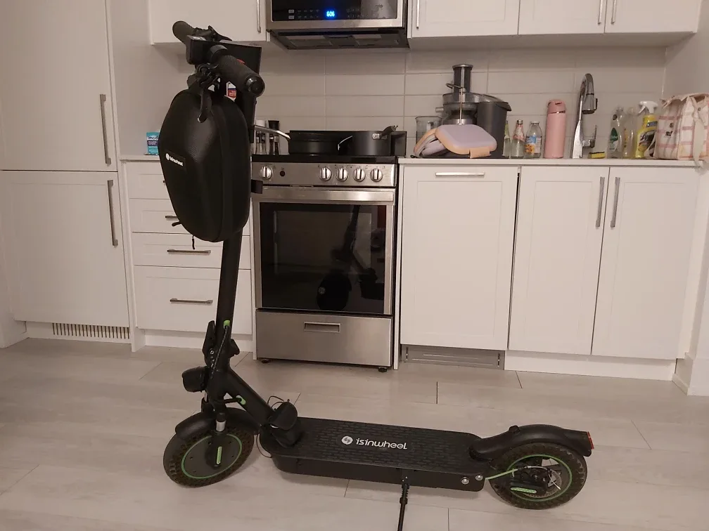 isinwheel Electric Scooter - Great Condition! image indicator(2)