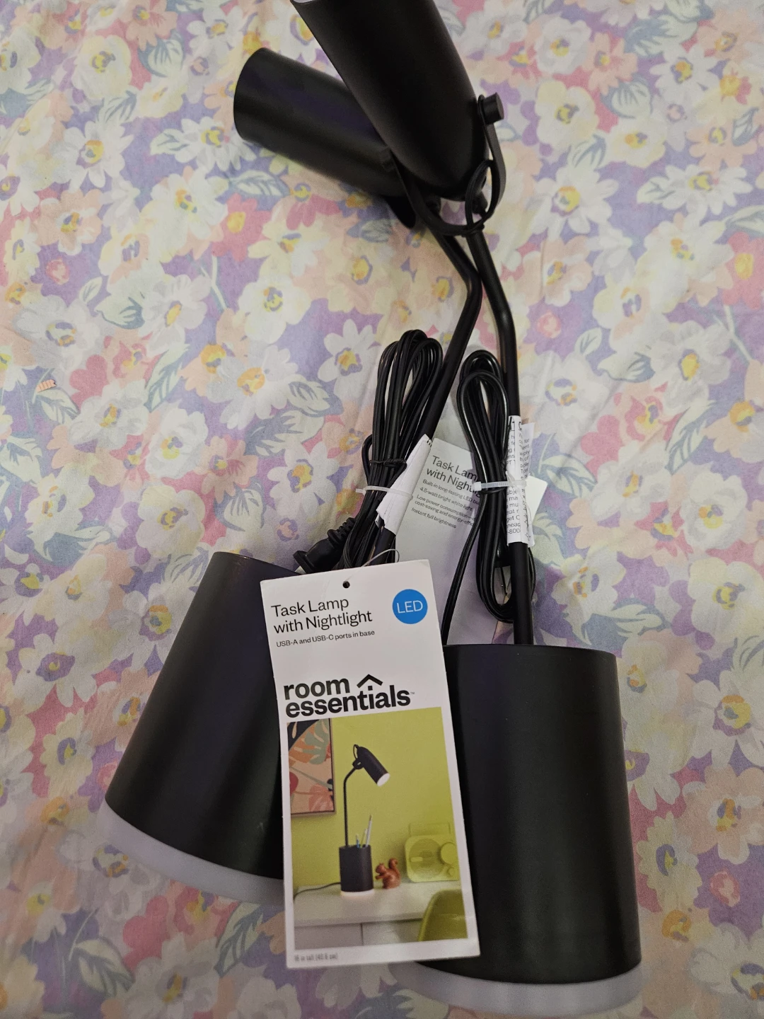 Room Essentials Task Lamp with Nightlight - Black