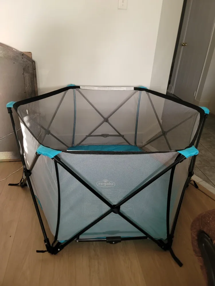 NEW Regalo Portable Play Yard image indicator(4)