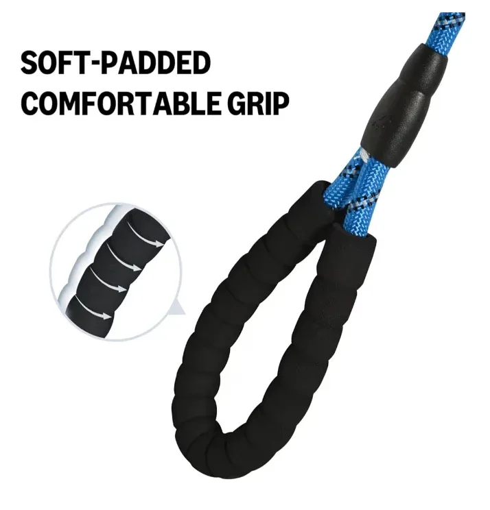 Dog Leash with Padded Handle & Tangle-Free Hook image indicator(4)