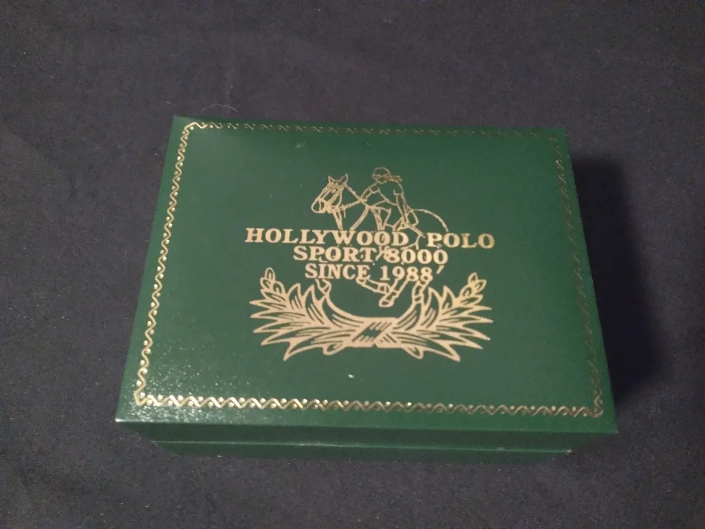 His and Her Watch sets image indicator(5)