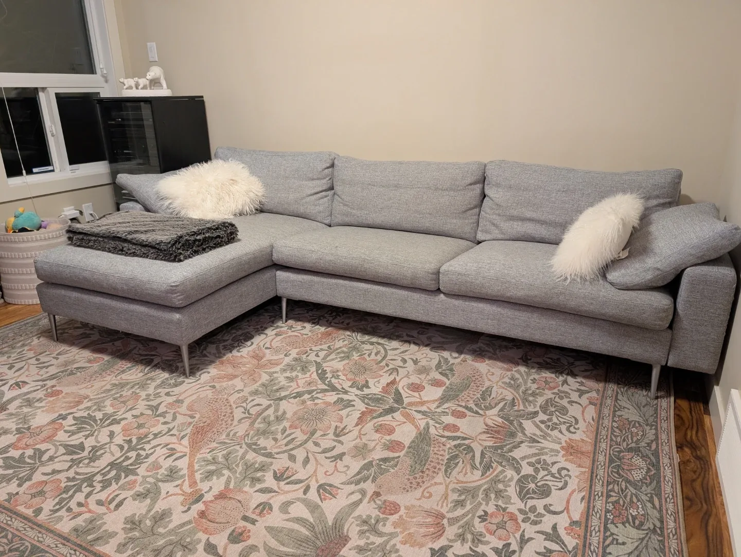 Article Nova Reversible Sectional Sofa image indicator(2)