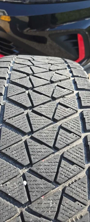 Set of 4 Rims and Bridgestone Blizzak 235/65R18 snow tires image indicator(3)