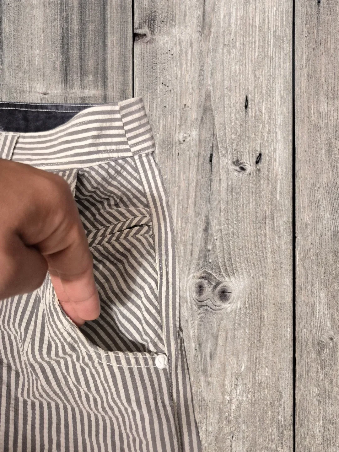 Lululemon Striped Shorts Size 36 image indicator(2)