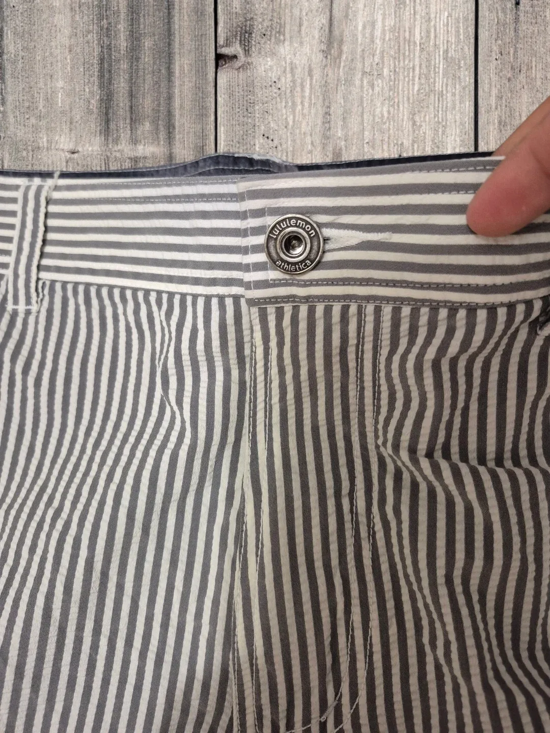 Lululemon Striped Shorts Size 36 image indicator(3)